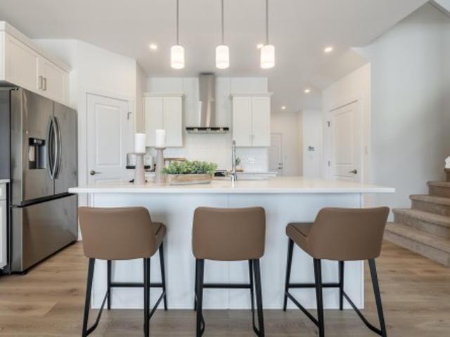 House for sale in Quarry Ridge, Edmonton