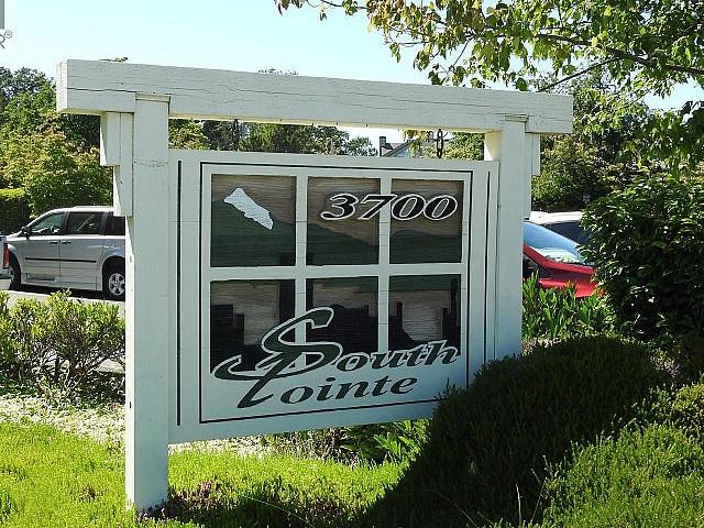 Condo for sale in Saanich, British Columbia