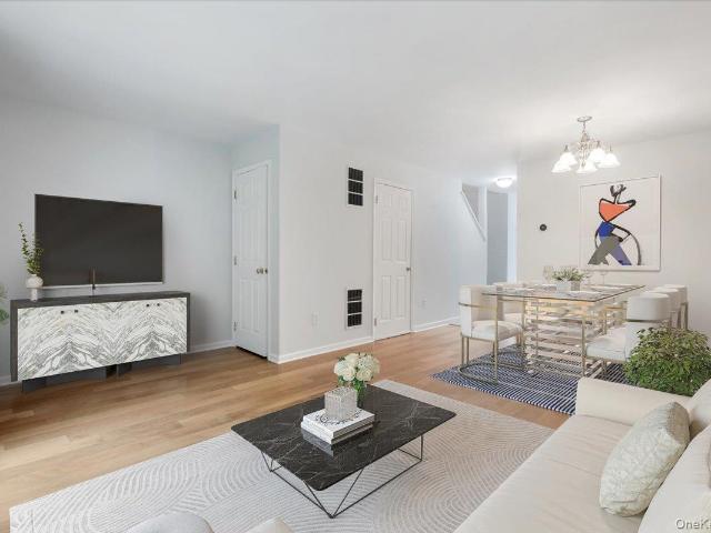 Condo for sale in Baldwin Place, New York
