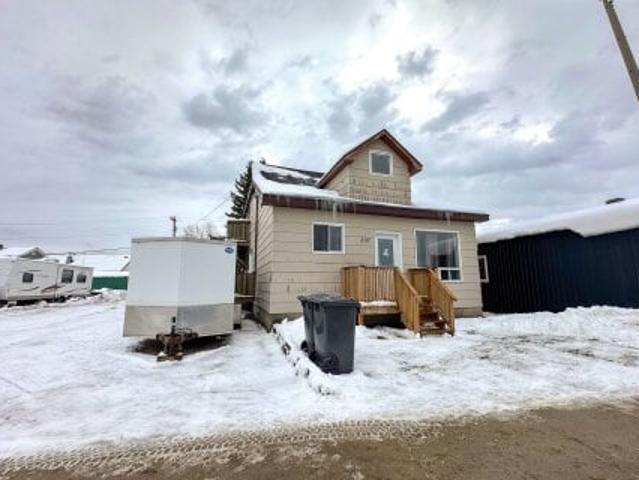 Duplex for sale in Iroquois Falls, Ontario