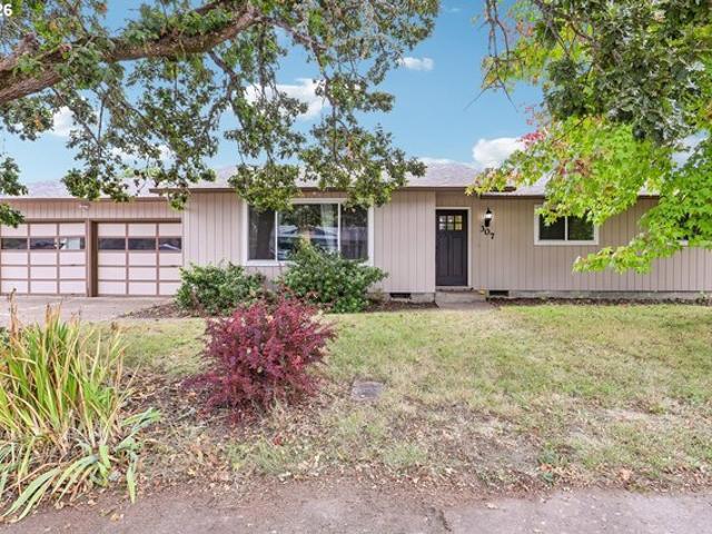 House for sale in Monmouth, Polk County