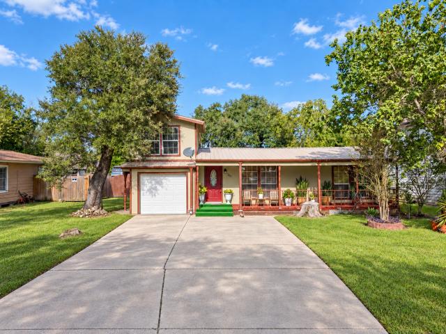 House for sale in Lake Jackson, Brazoria County