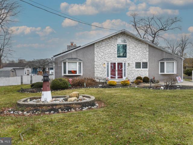 House for sale in Woodbury Heights, New Jersey