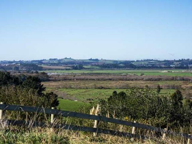 Property for sale in Awhitu
