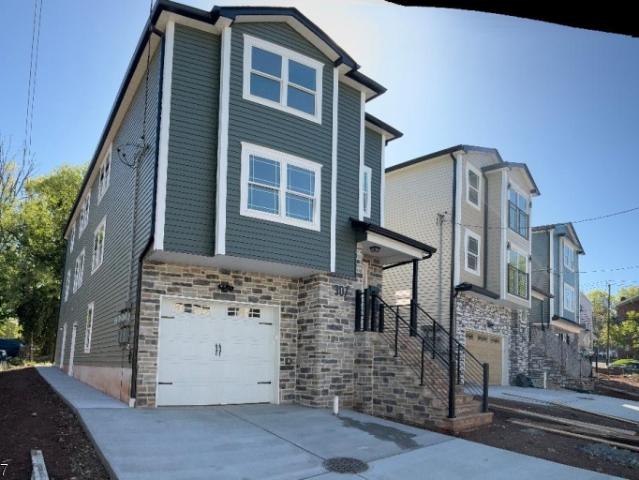 House for sale in Elizabeth, New Jersey