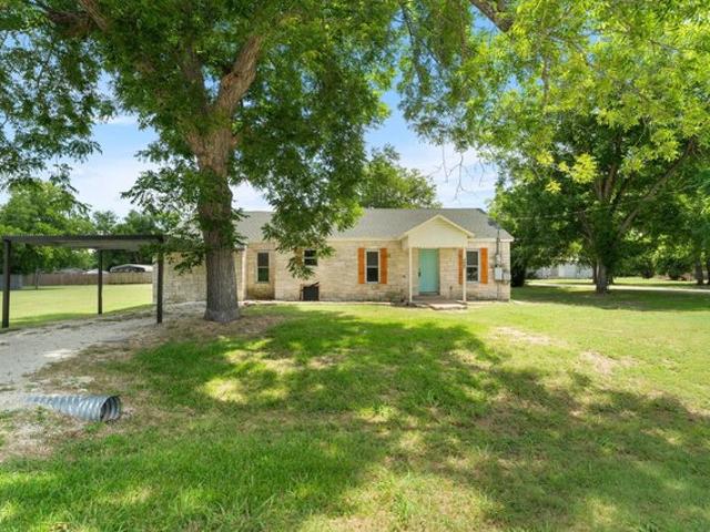House for sale in Holland, Texas