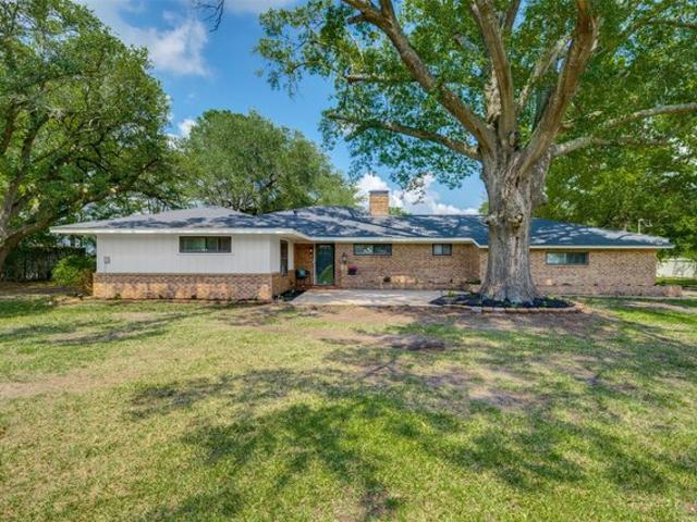 House for sale in Morris, Texas