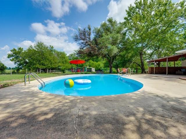 House for sale in Morris, Texas