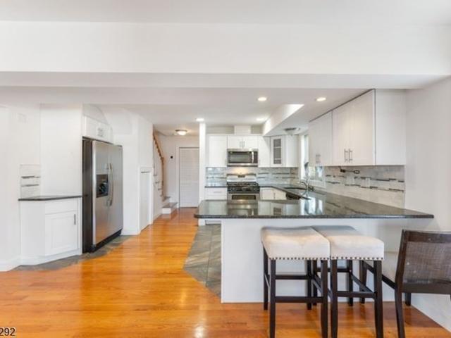 Condo for sale in Linden, New Jersey
