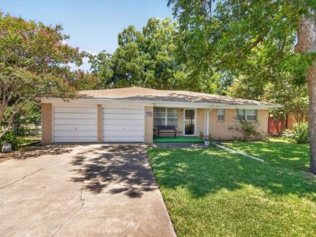 House for sale in Woodway, Texas