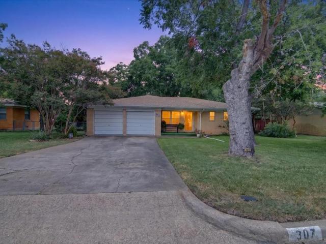 House for sale in Woodway, Texas
