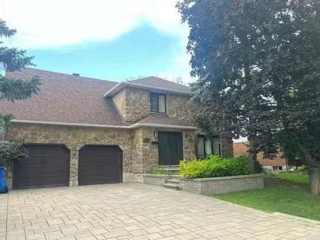 House for rent in Beaconsfield, Quebec