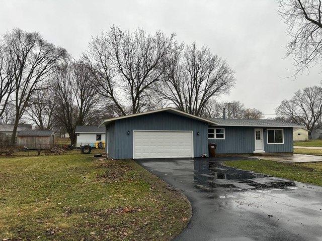 House for sale in Mchenry, Illinois
