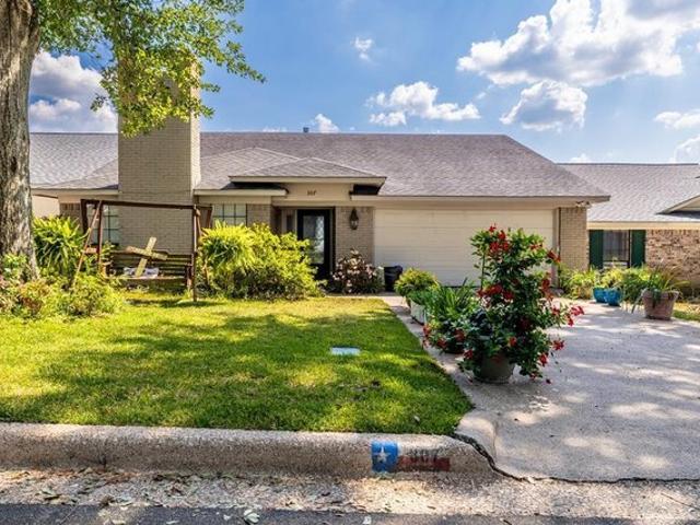 Townhouse for sale in Nacogdoches, Texas