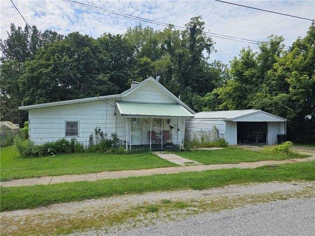 House for sale in Greenup, Illinois