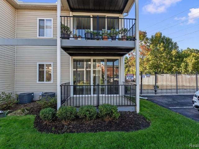 Condo for sale in Pembroke, Birmingham
