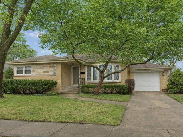 House for sale in Arlington Heights, Illinois