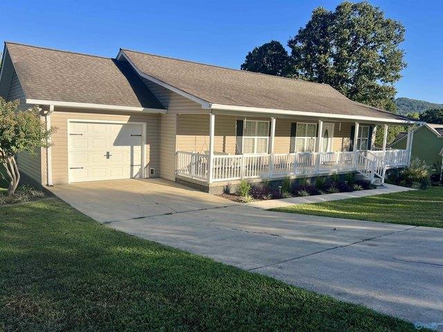 House for sale in Fort Payne, DeKalb County