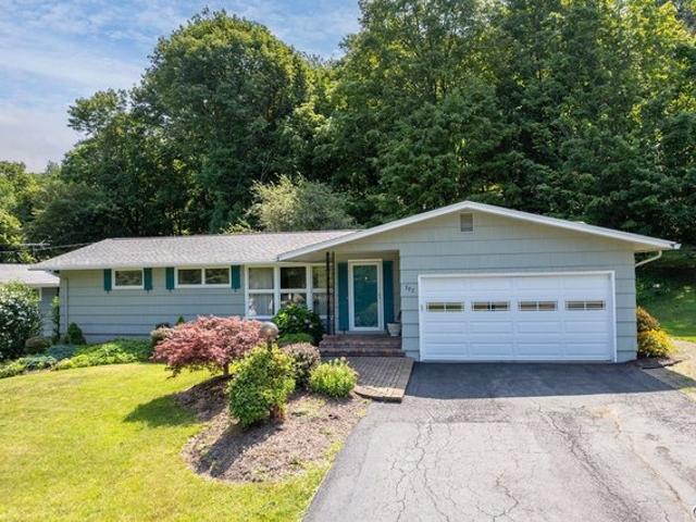 House for sale in Camillus, New York