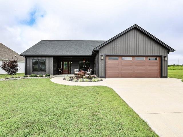 House for sale in Mayfield, Kentucky