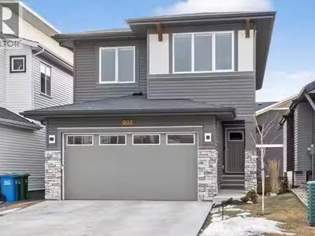 House for sale in Town of Cochrane, Alberta
