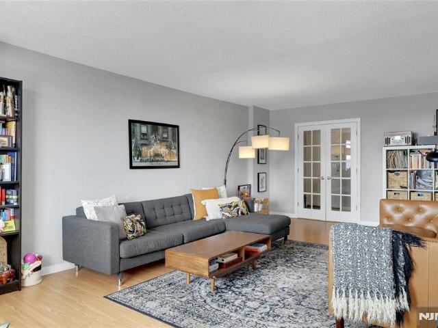 Condo for sale in Hackensack, New Jersey