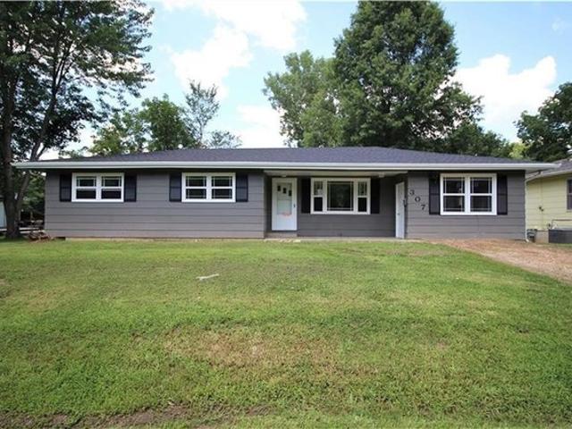 House for sale in Sweet Springs, Missouri