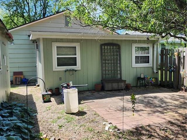 House for sale in Garden City