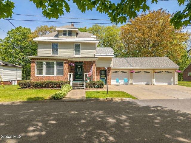 House for sale in Johnstown, New York