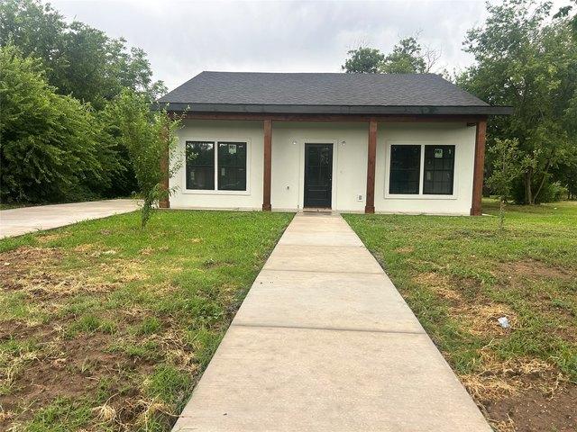 House for sale in De Young, Texas