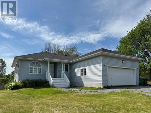 House for sale in Ontario