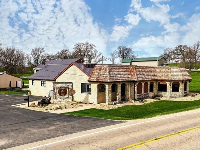 House for sale in Dyersville, Iowa