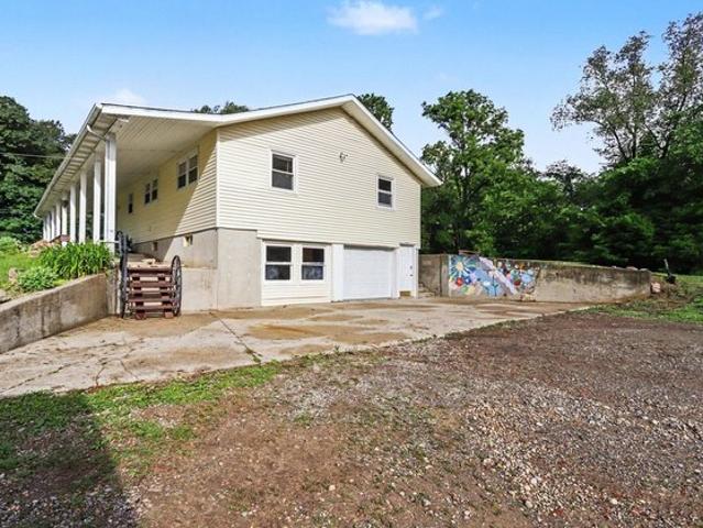 House for sale in Leonidas, Michigan