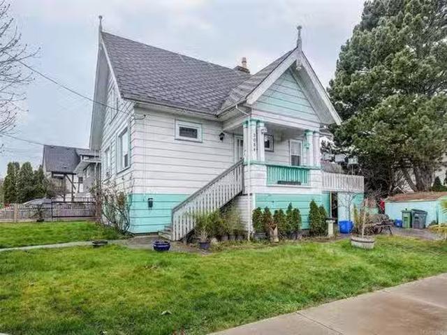 House for sale in Victoria, British Columbia