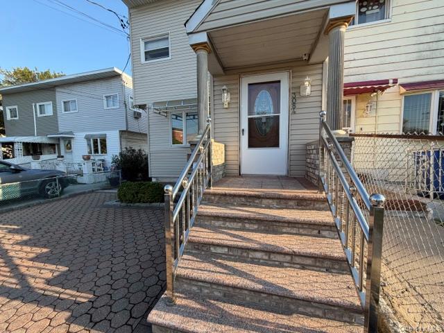 Property for rent in Locust Point, New York