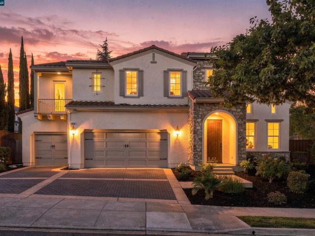 House for sale in Cambridge, San Ramon