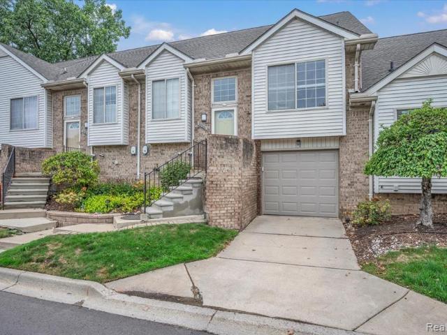 Condo for sale in Madison Heights, Oakland County