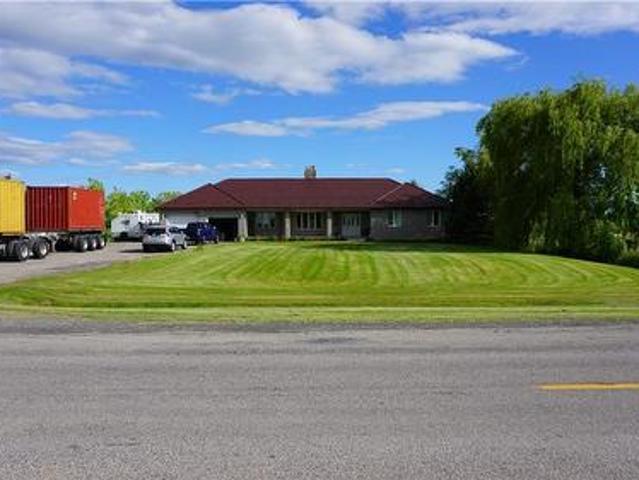 House for sale in Ontario