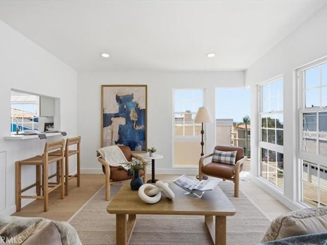 Townhouse for sale in Manhattan Beach, California