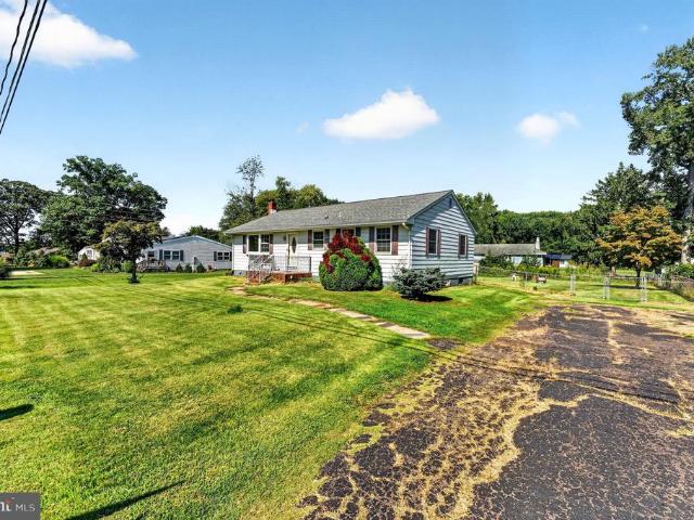 House for sale in Columbus, New Jersey