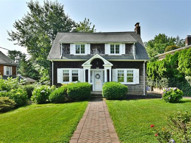 House for sale in Queens, Arverne