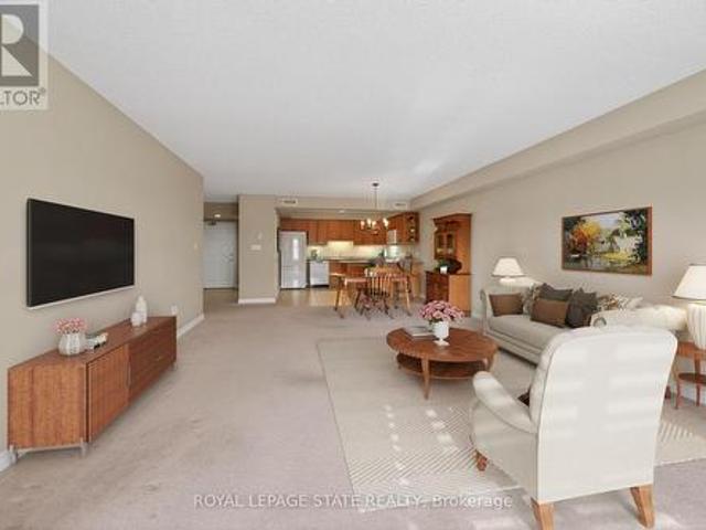 Condo for sale in Ancaster, Ontario