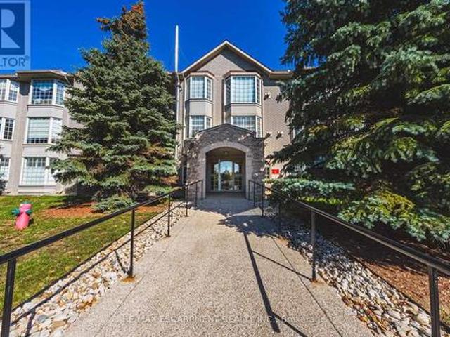 Condo for sale in Ancaster, Ontario