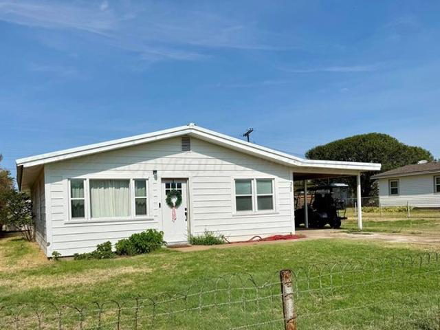 House for sale in Stinnett, Texas