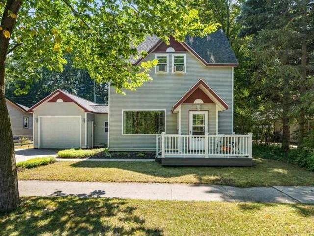 House for sale in Charlevoix, Michigan