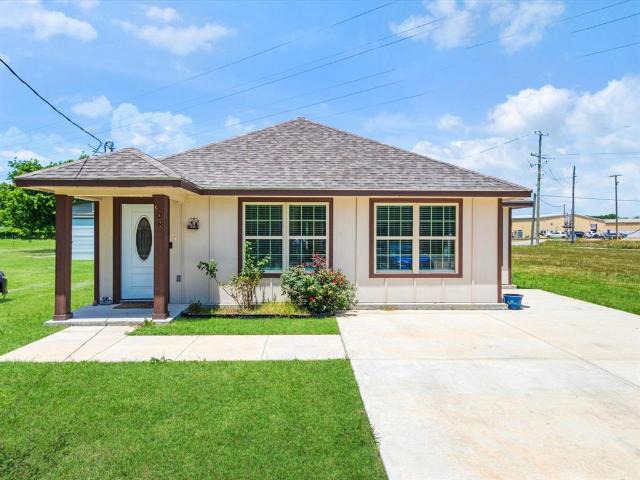 House for sale in Ellis, Texas