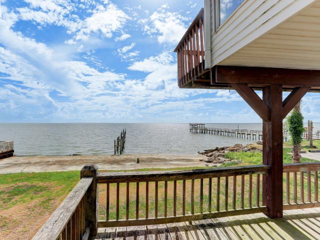 House for sale in Kemah, Galveston County