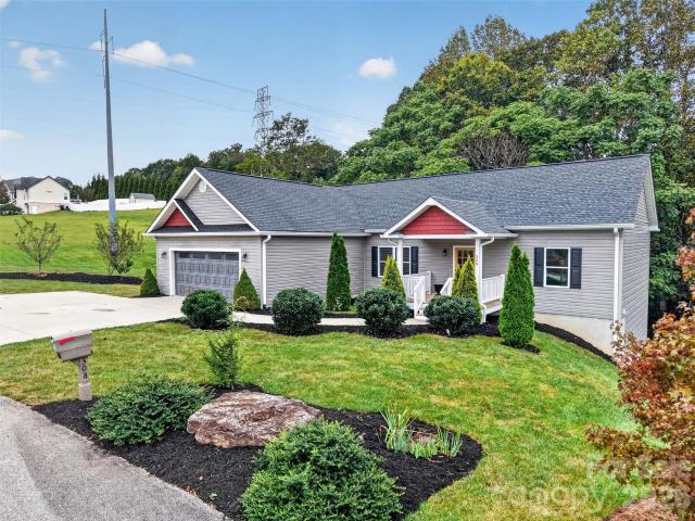 House for sale in Highland Hills, Flat Rock