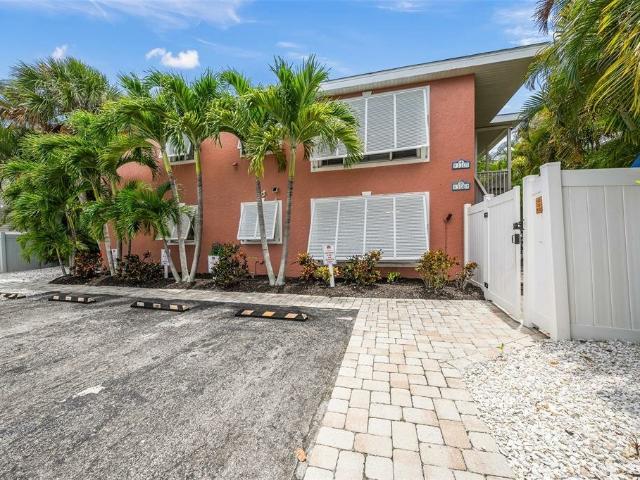 Duplex for sale in Sarasota