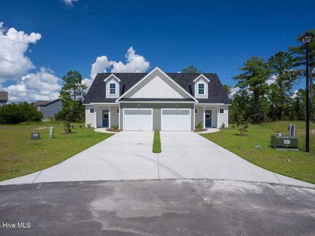 Townhouse for sale in Holly Ridge, North Carolina